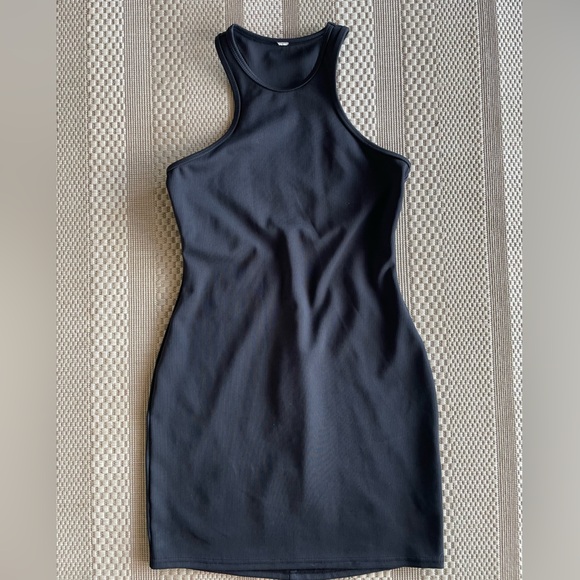 ALO Goddess Ribbed Dress. Barely worn. Size small - Picture 3 of 3